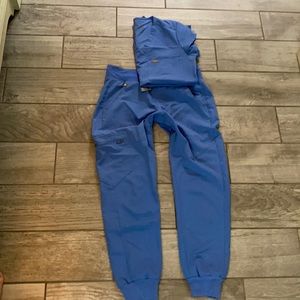 FIGS SET PETITE XS BOTTOM XXS TOP